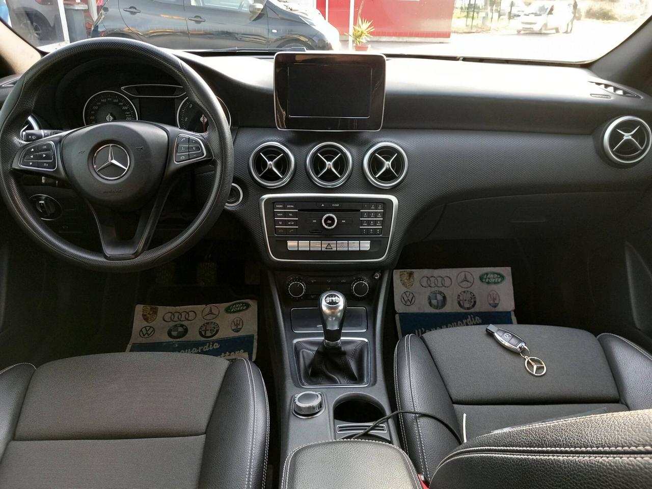Mercedes-benz A 180 d Sport tenuta in maniera maniacale r 18 led pelle