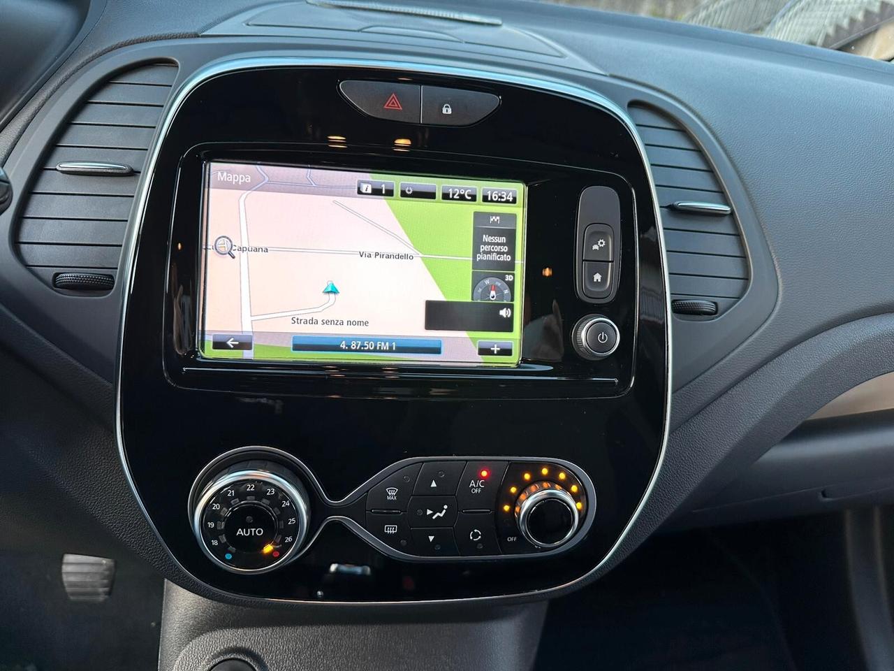 Renault Captur dCi 8V 90 CV EDC Sport Edition2