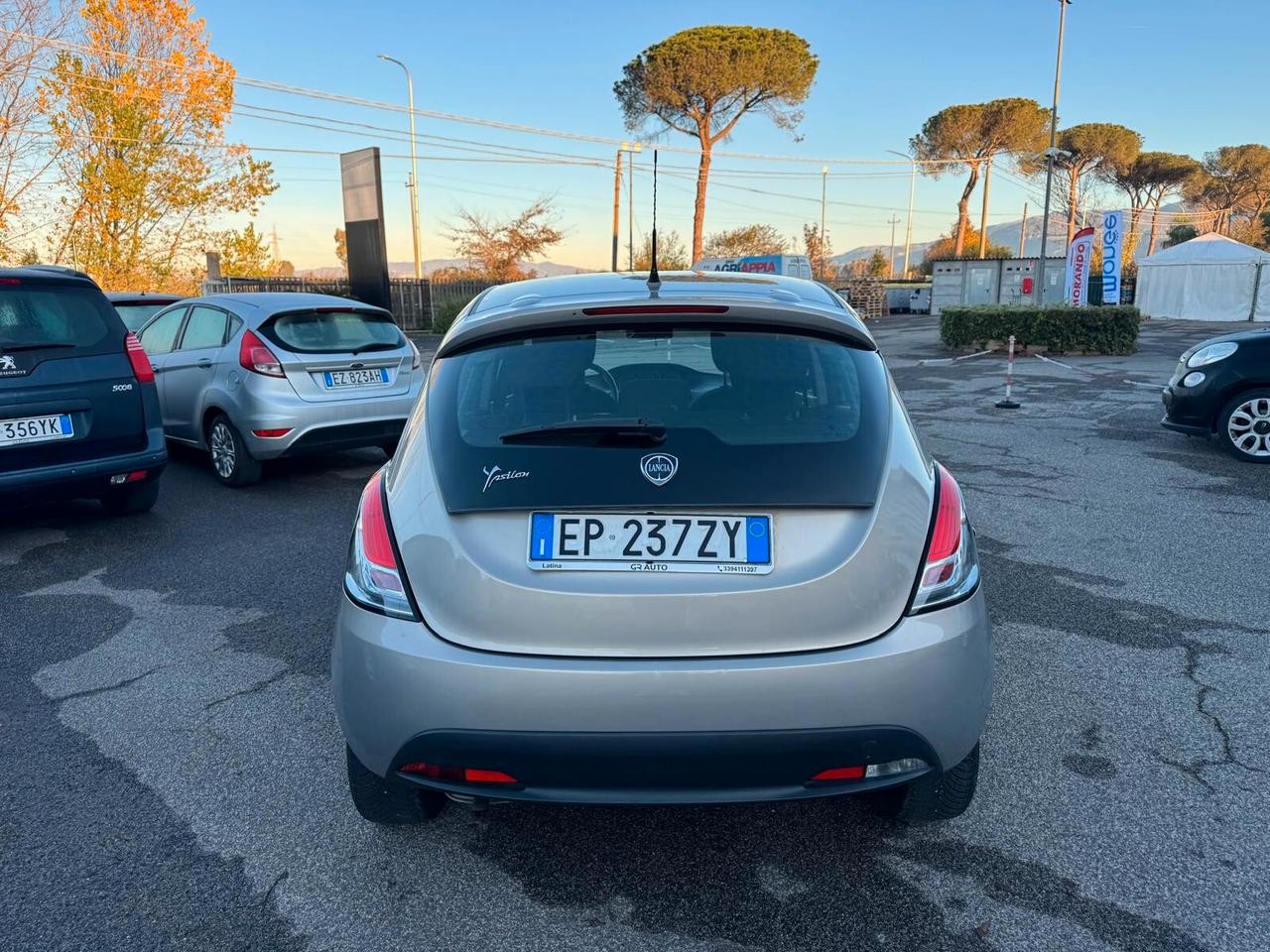 Lancia Ypsilon 1.2 69 CV 5p S&S Platinum 2013