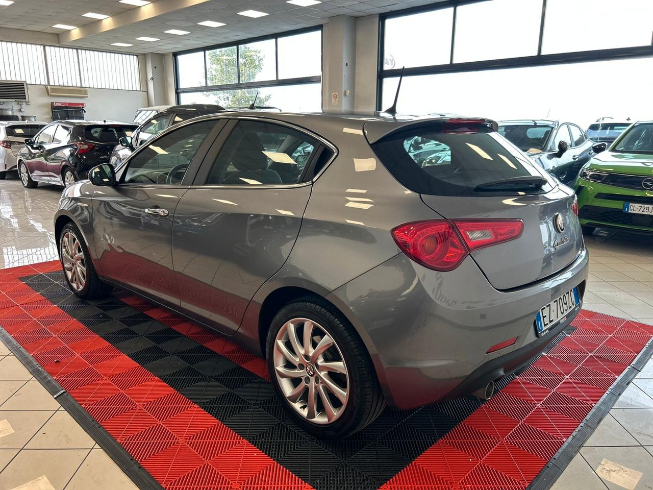 Alfa Romeo Giulietta 1.6 JTDm-2 105 CV Distinctive