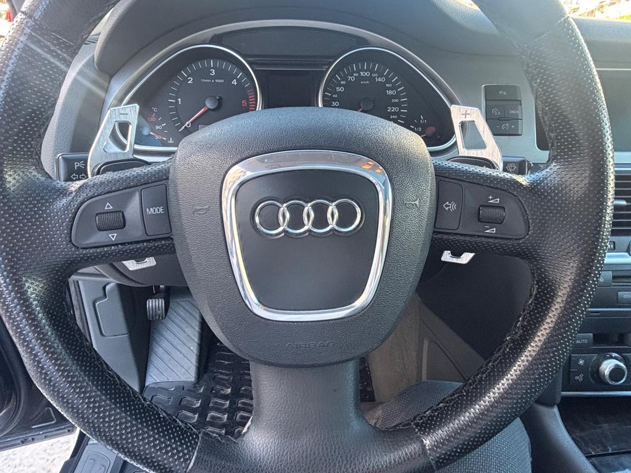 Audi Q7 3.0 V6 TDI 233CV quattro tiptronic
