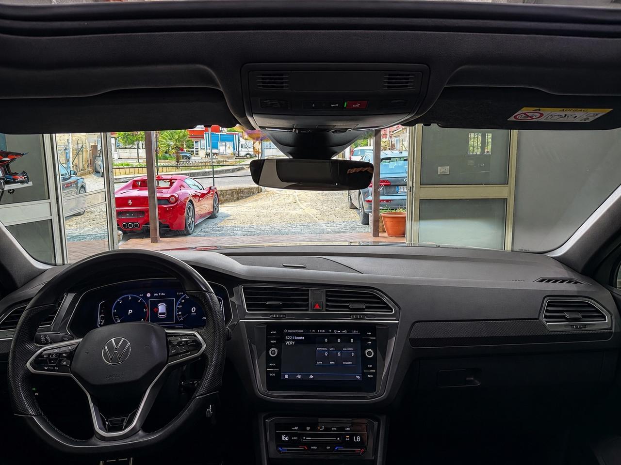 Volkswagen Tiguan 2.0 TDI 150 CV SCR DSG R-Line