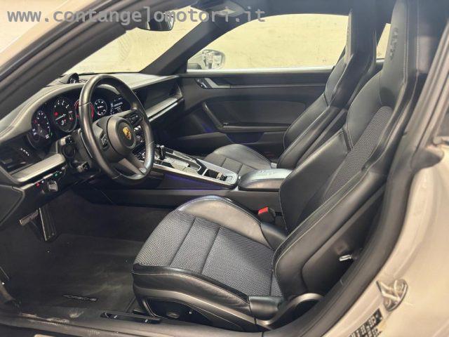 PORSCHE 911 Carrera