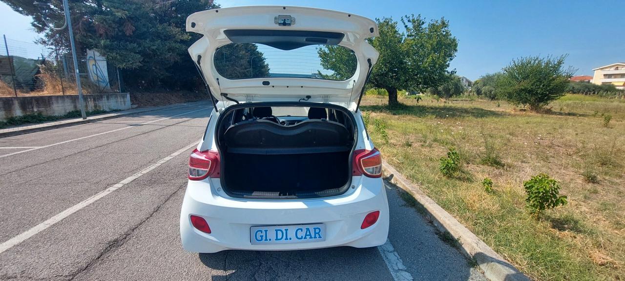 HIUNDAI I10 BENZINA 1,0 5 POSTI TELFONO X NEOPATENTATI IMPECCABILE GOMME NUOVE