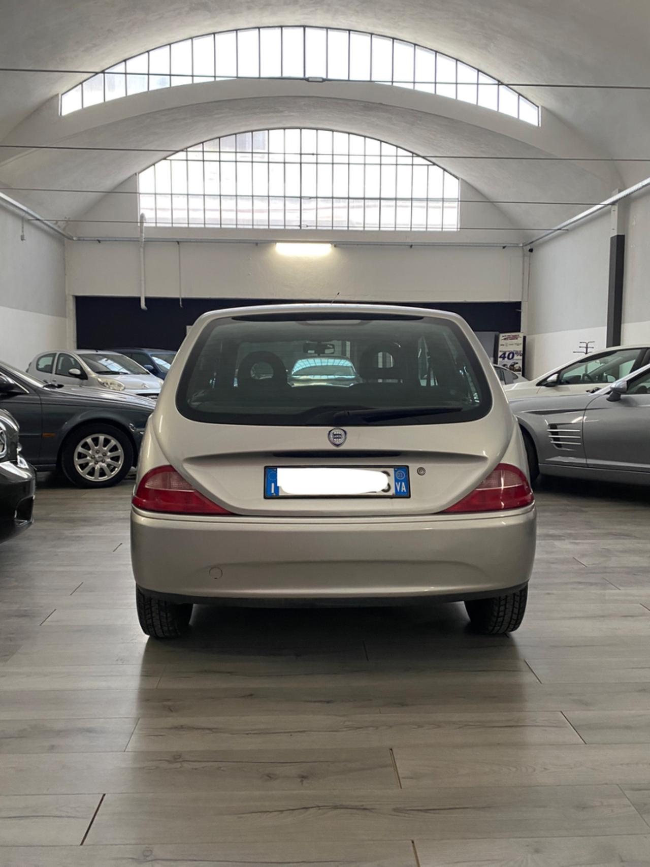 Lancia Y 1.2i cat Elefantino Blu