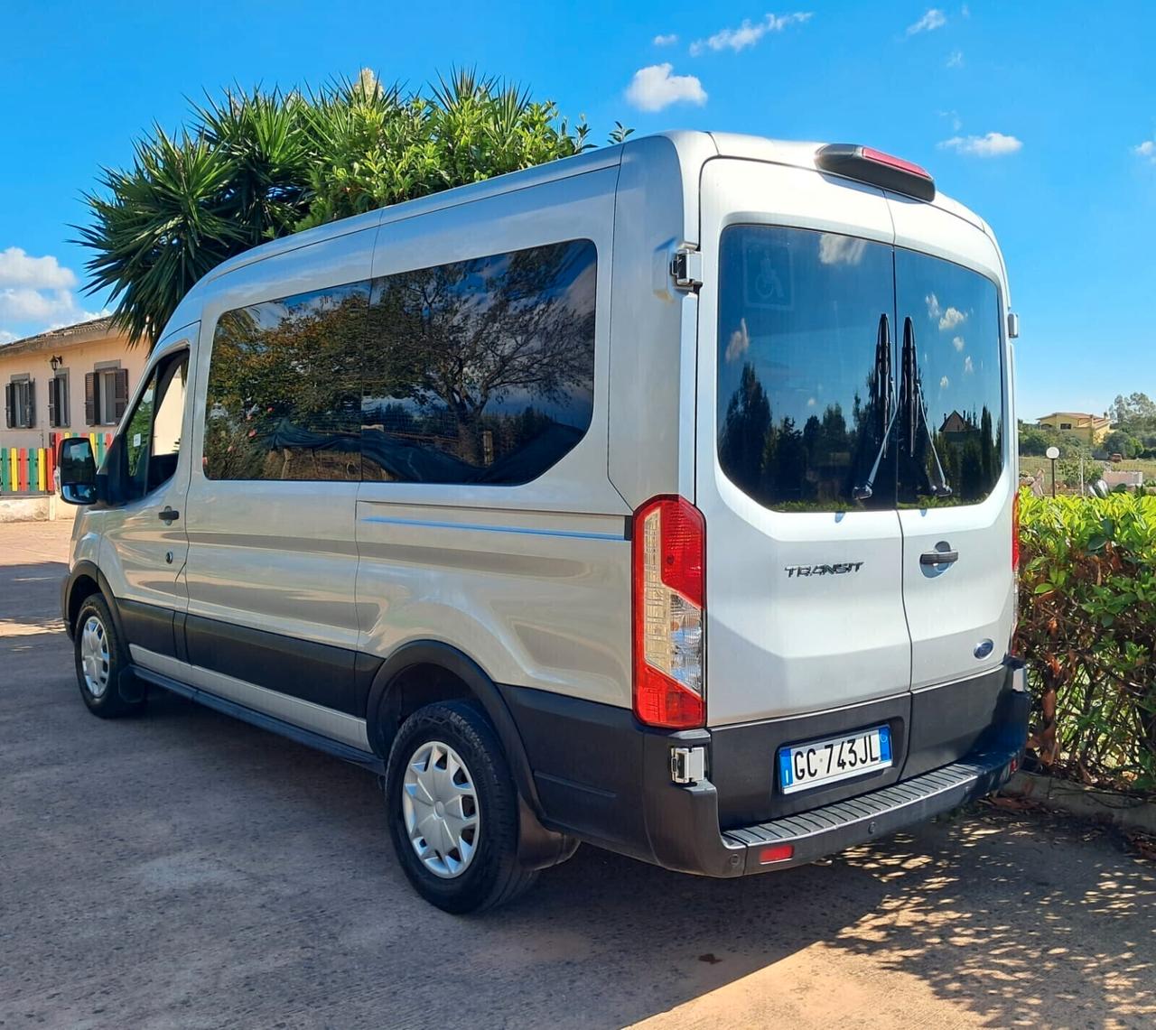 Ford Transit 2.0TDCi 130CV 9 posti TRASPORTO DISABILI