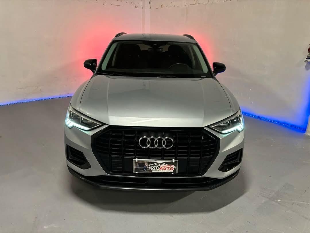 Audi Q3 35 TDI S tronic sport//.-