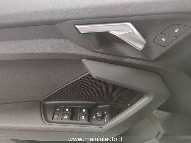 Audi A3 30 TFSI Business Cambio Automatico