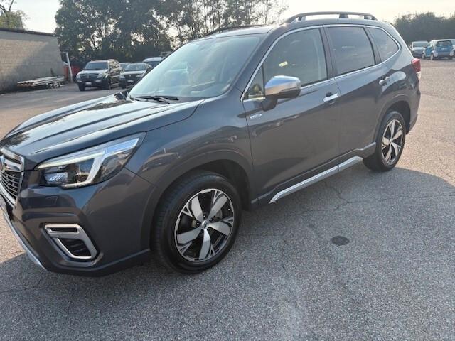 Subaru Forester 2.0 e-Boxer MHEV CVT Lineartronic Premium