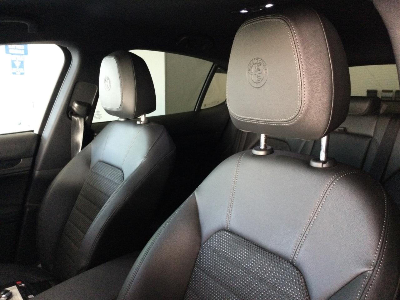 Alfa Romeo Stelvio 2.2 Turbodiesel 160 CV AT8 RWD Sprint