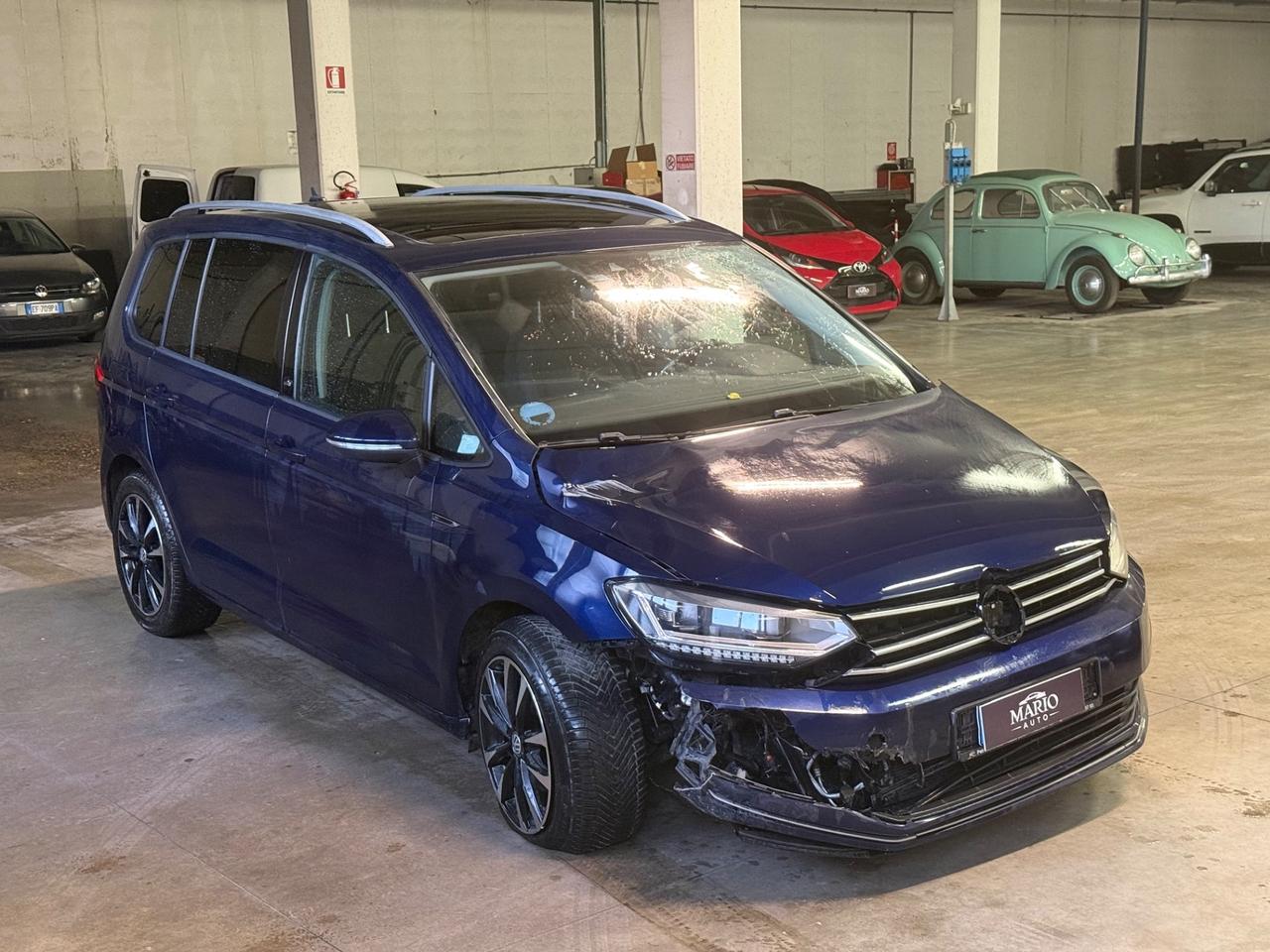 Volkswagen Touran 2.0 TDI 150 CV SCR DSG Business BlueMotion Technology