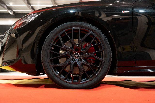 AUDI A6 Avant TFSI 270 kW S tronic quattro S line edition