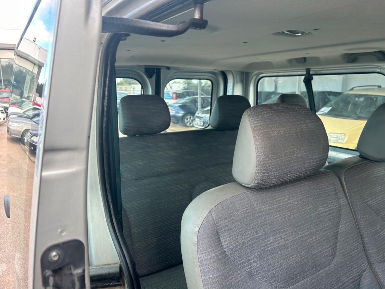 Renault Trafic T27 2.0 dCi/115 PC-TN Passenger 9 POSTI Confort