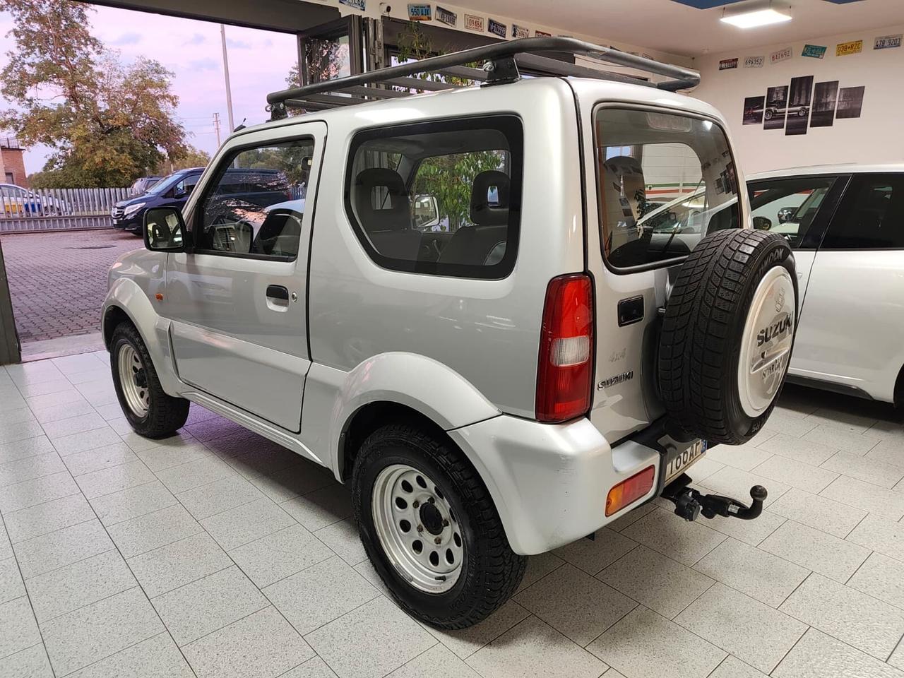 Suzuki Jimny 1.3i 4WD GANCIO TRAINO NEOPATENTATI