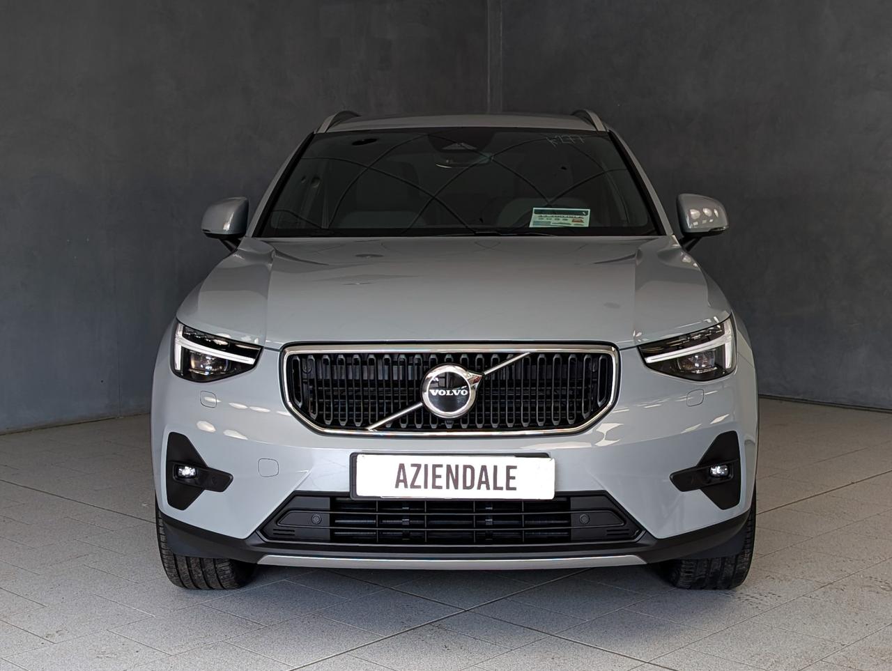 Volvo XC40 2.0 b3 MHEV 163cv Automatic Core Essential