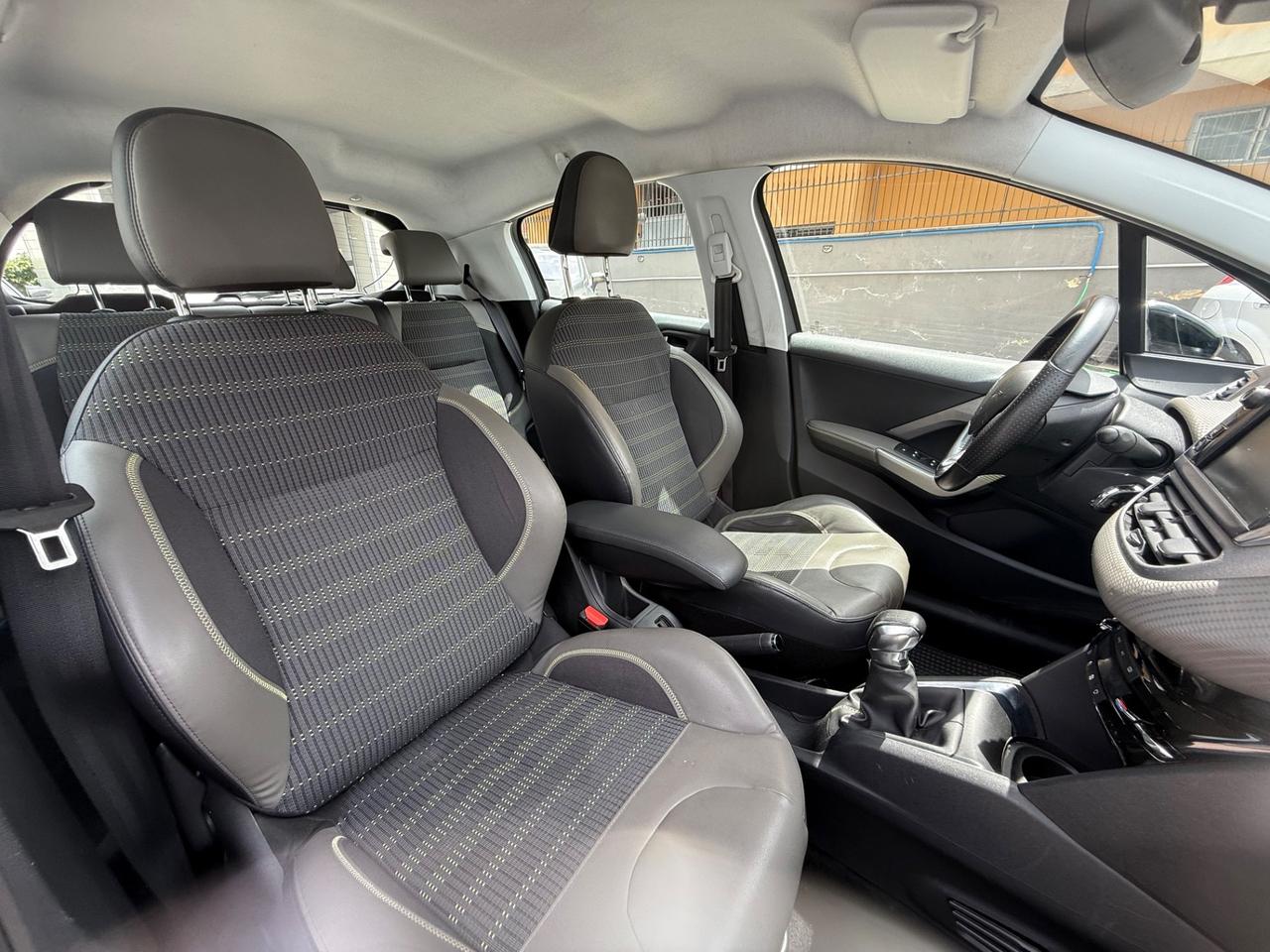 Peugeot 208 PureTech 82 5 porte Allure