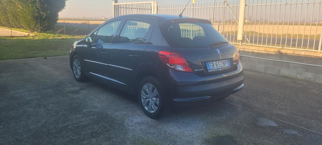 Peugeot 207 NEOPATENTATA Plus 1.4 8V 75CV 5p. ECO GPL