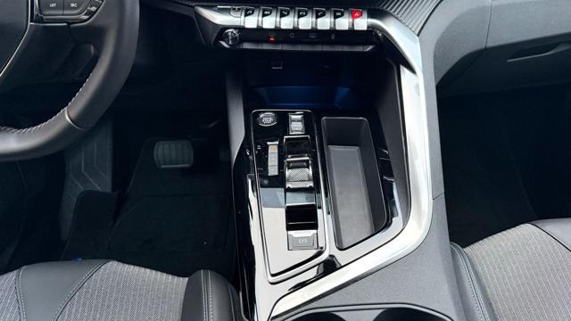 PEUGEOT 3008 HYBRID 180 e-EAT8 ALLURE PACK*24M.G.*