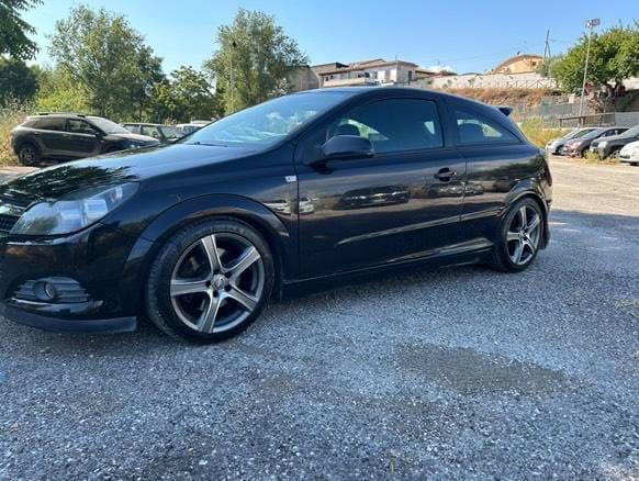 Opel Astra GTC 1.7 CDTI 125CV 3 porte Cosmo