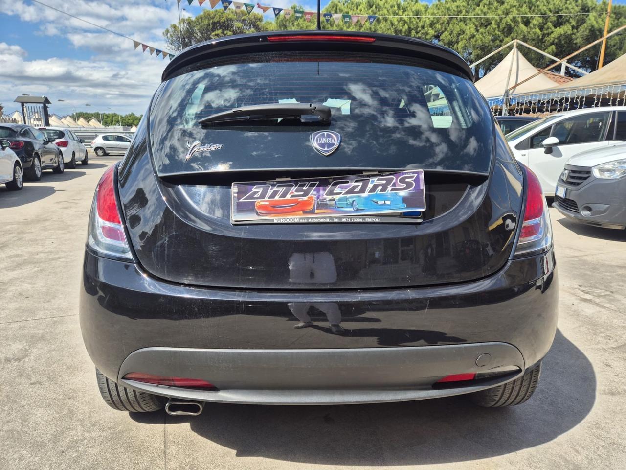 Lancia Ypsilon 1.2 69 CV 5 porte S&S Silver