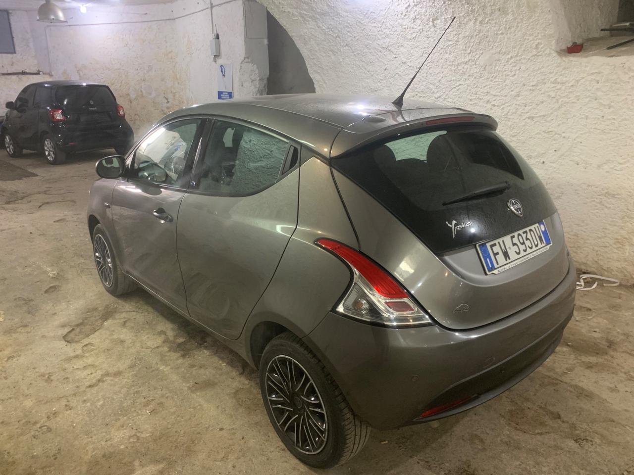 Lancia Ypsilon 1.2 69 CV 5 porte GPL Ecochic Elefantino Blu