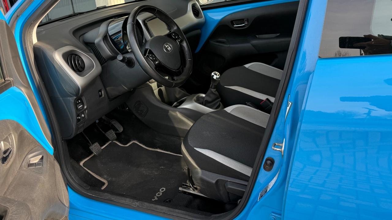 Toyota Aygo 1.0 VVT-i 69 CV 5 porte x-cite TSS