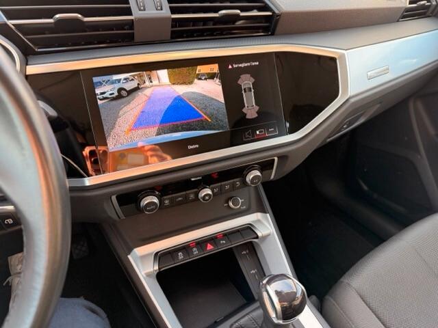Audi Q3 35 2.0 tdi 150 cv Business s-tronic