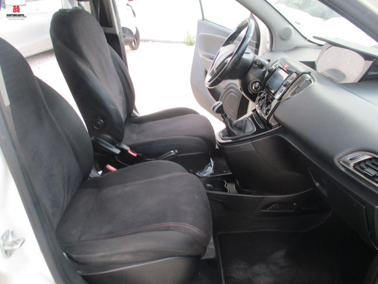 Lancia Ypsilon 1.3 MJT 16V 95 CV 5 porte S&S Platinum 12/2013