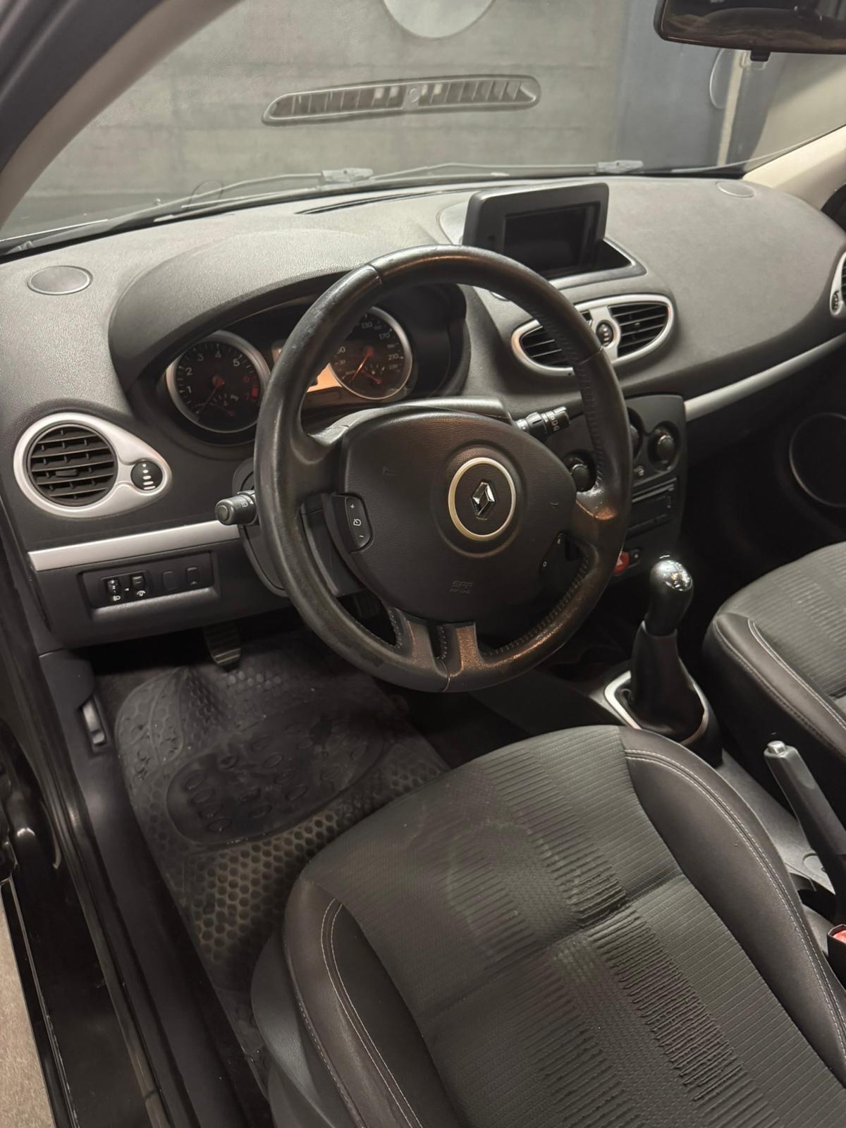 Renault Clio 1.2 16V 5 porte 2010