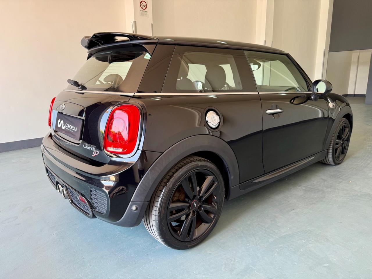 Mini Mini Cooper 2.0 SD Hype JCW 3p