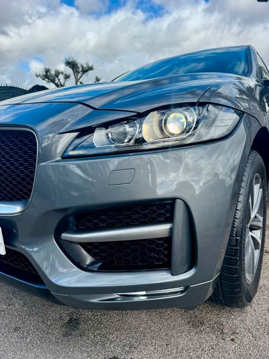 Jaguar F-Pace 2.0 D 180 CV R-Sport