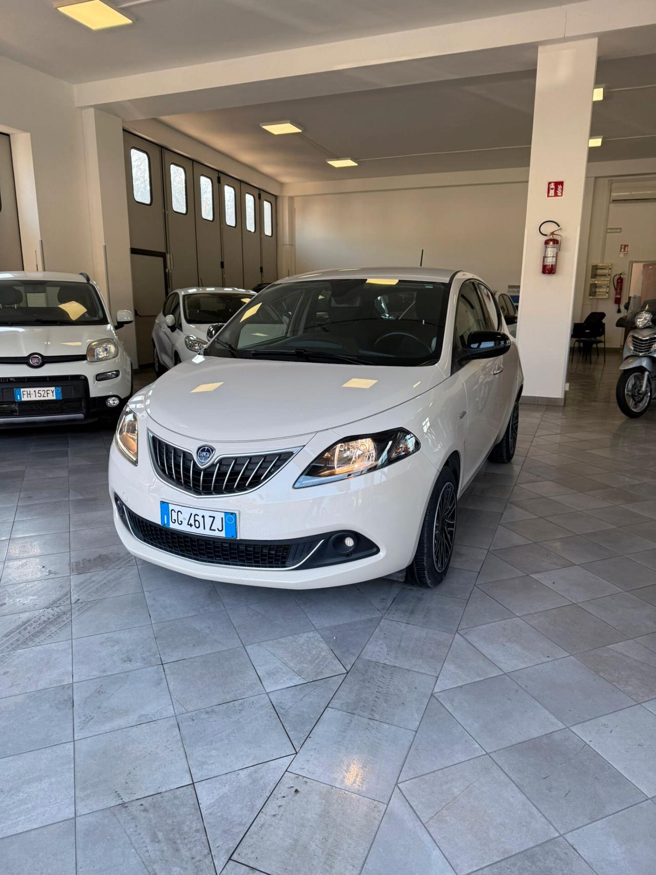 Lancia Ypsilon 1.0 FireFly 5 porte S&S Hybrid Ecochic Gold