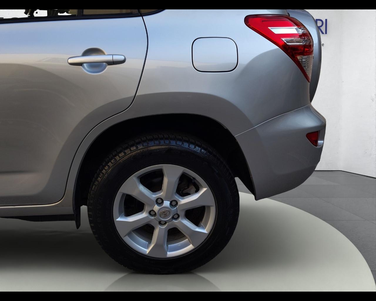 TOYOTA RAV4 3ª serie - RAV4 2.2 D-4D 150 CV DPF