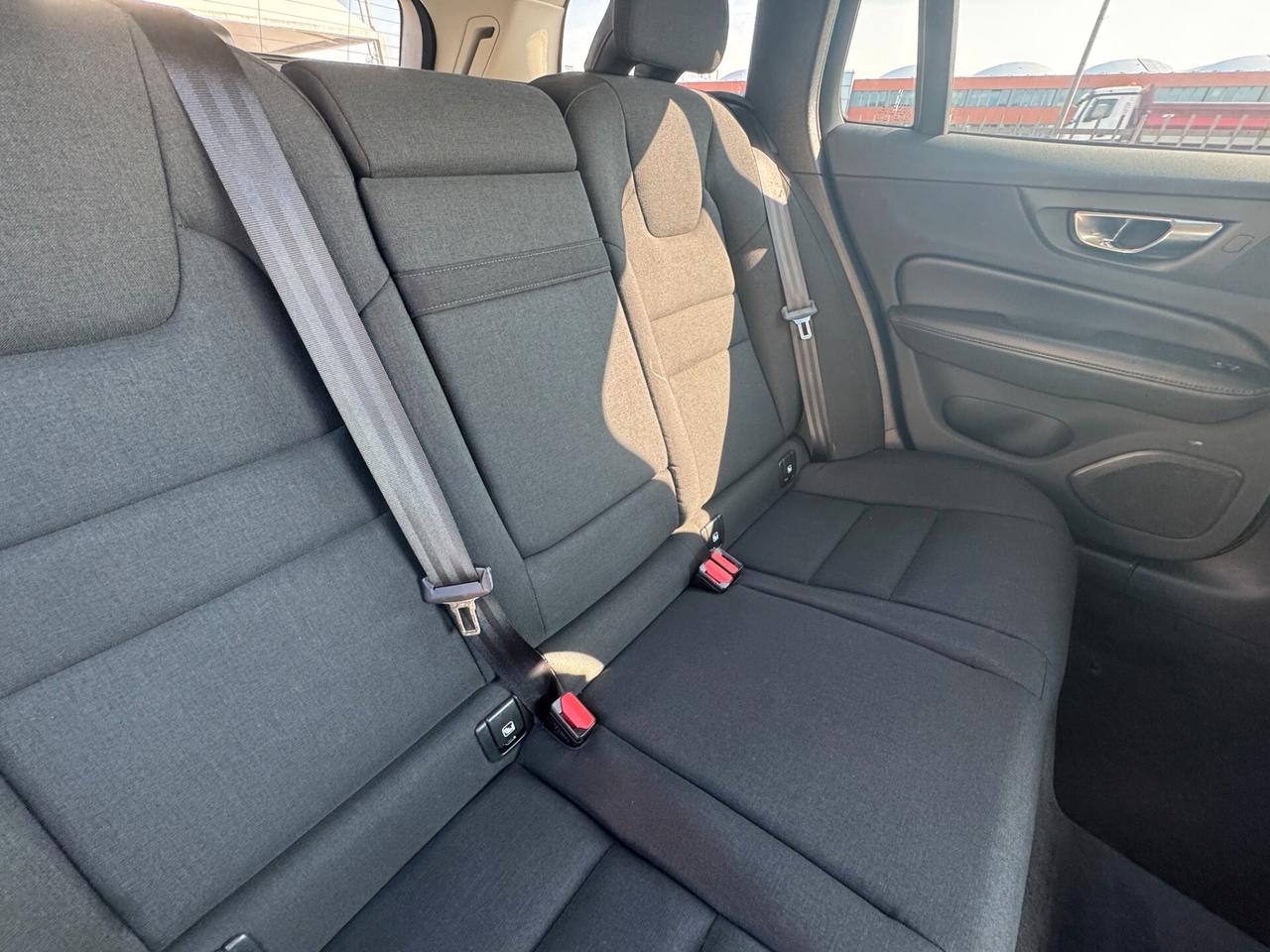 Volvo V60 B4 Geartronic Momentum Business