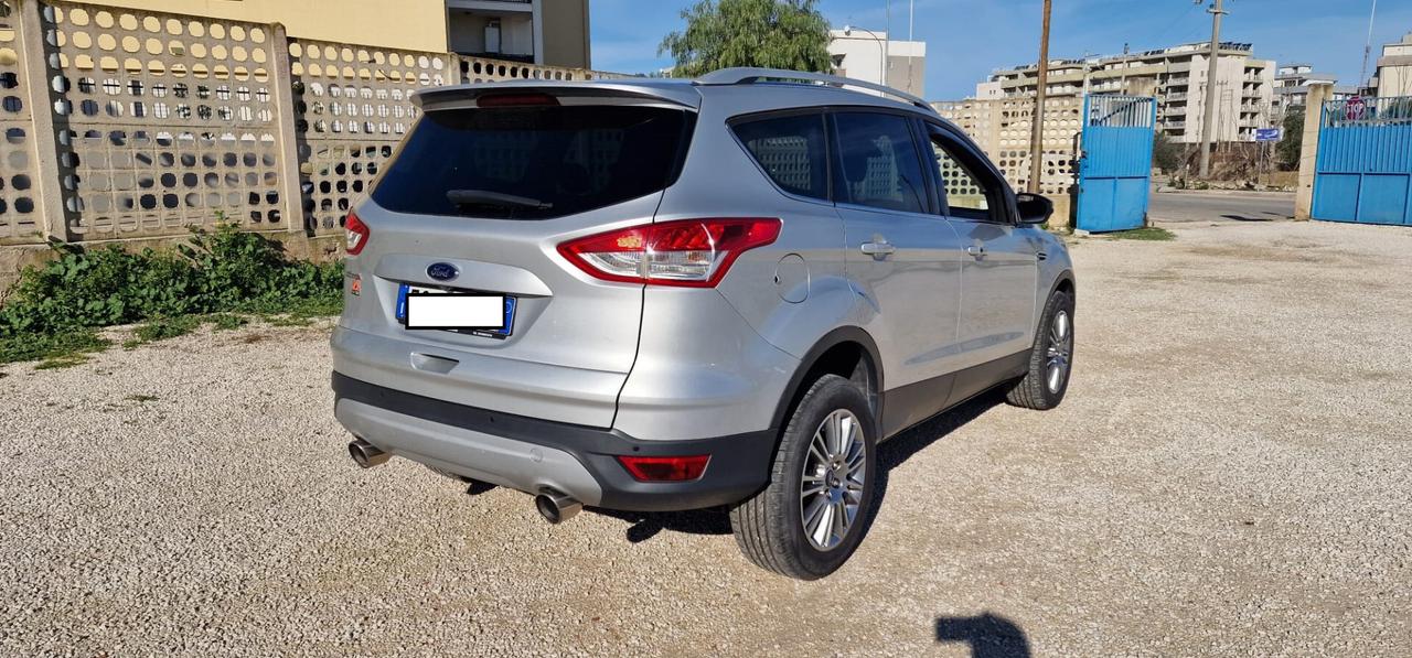 Ford Kuga 2.0 TDCI 140 CV 4WD Powershift Titanium