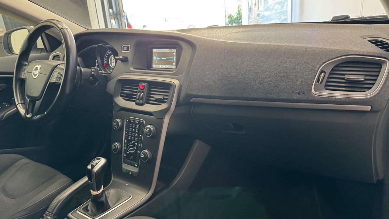 Volvo V40 D2 Momentum 2.0 120 Cv-2016