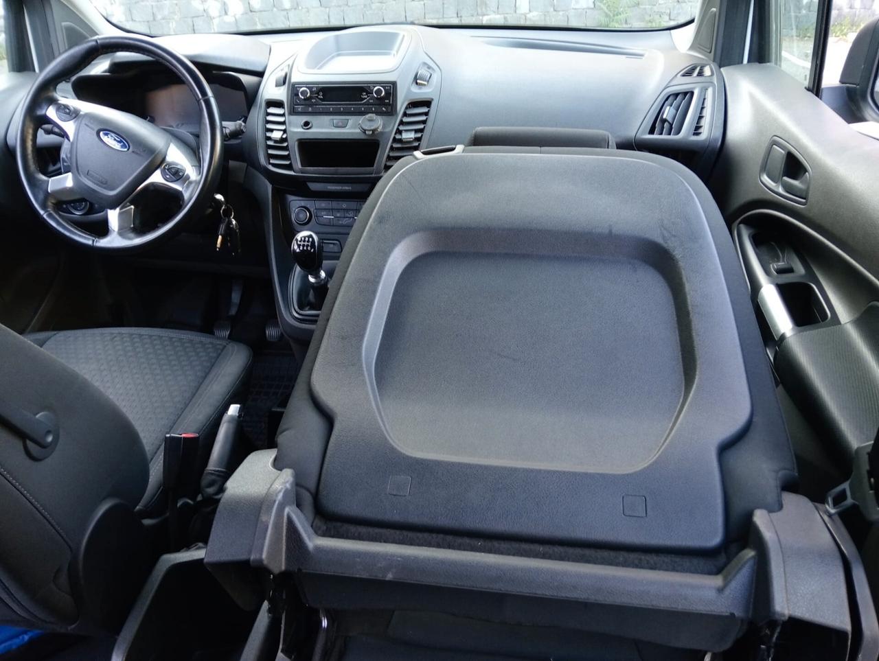 Ford Transit Connect Pianale ribassato con rampa disabili carrozzina