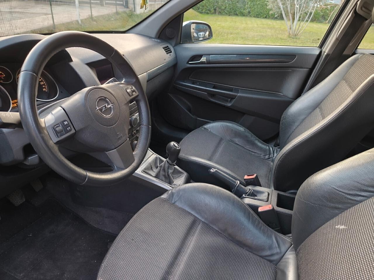 Opel Astra 1.4 16V Twinport 5 porte Cosmo
