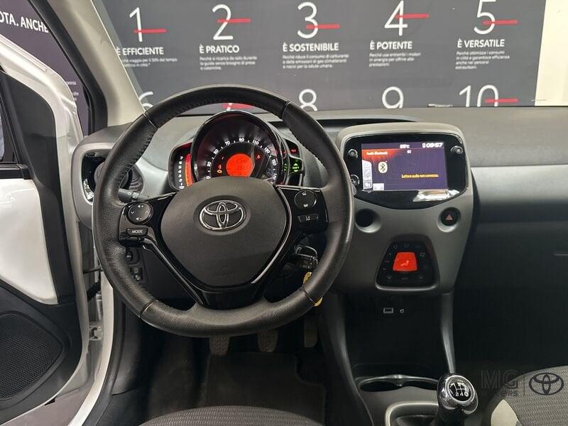 Toyota Aygo Connect 1.0 VVT-i 72 CV 5 porte x-play