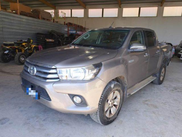 TOYOTA Hilux 2.4 D-4D 4WD 4 porte Double Cab Lounge