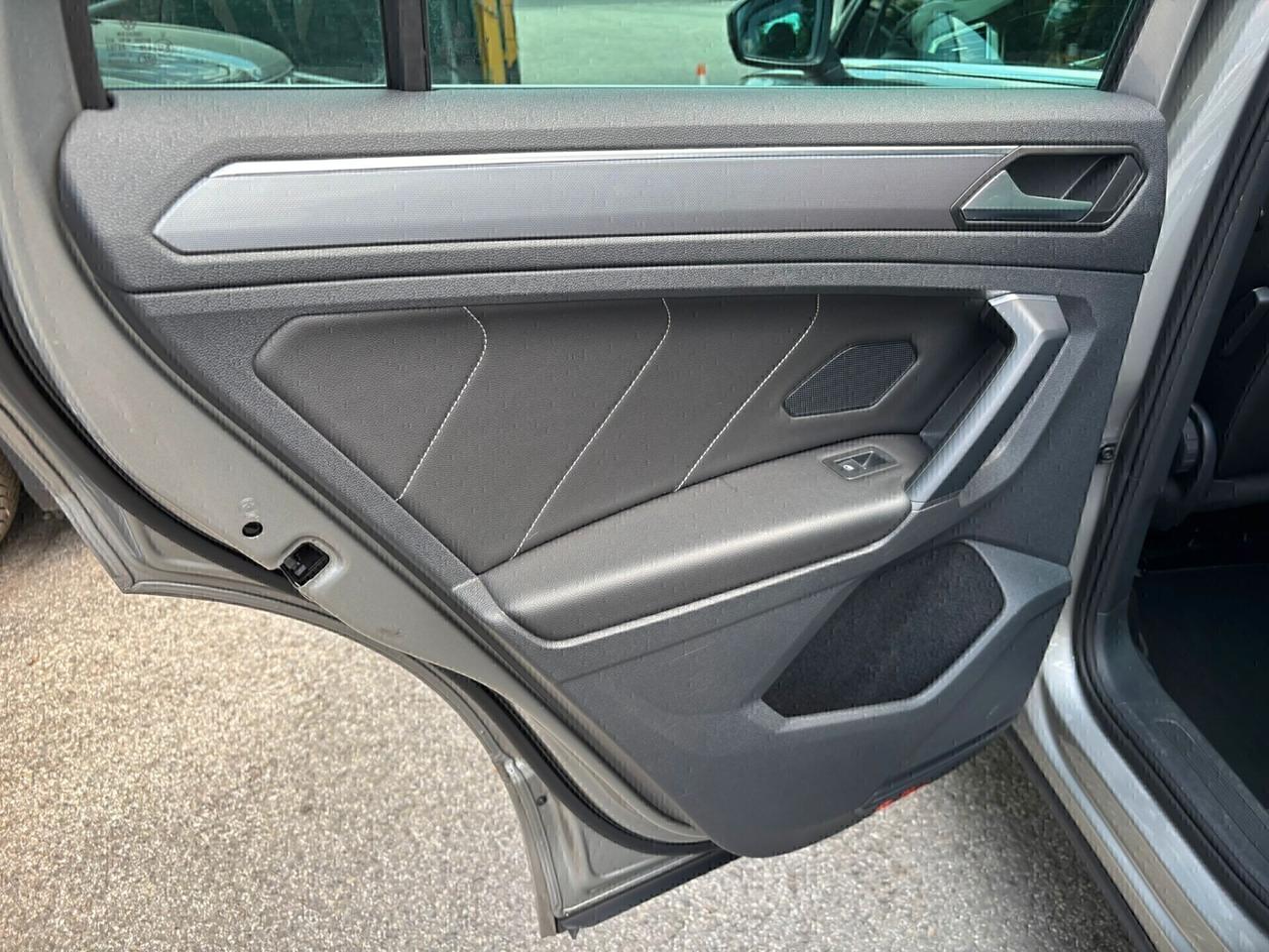 Volkswagen Tiguan 2.0 TDI 190cv DSG 4Motion R-line