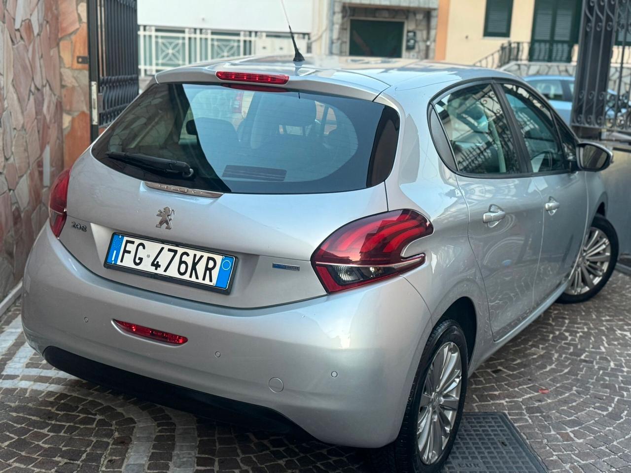 Peugeot 208 PureTech 82 5p. GPL Active