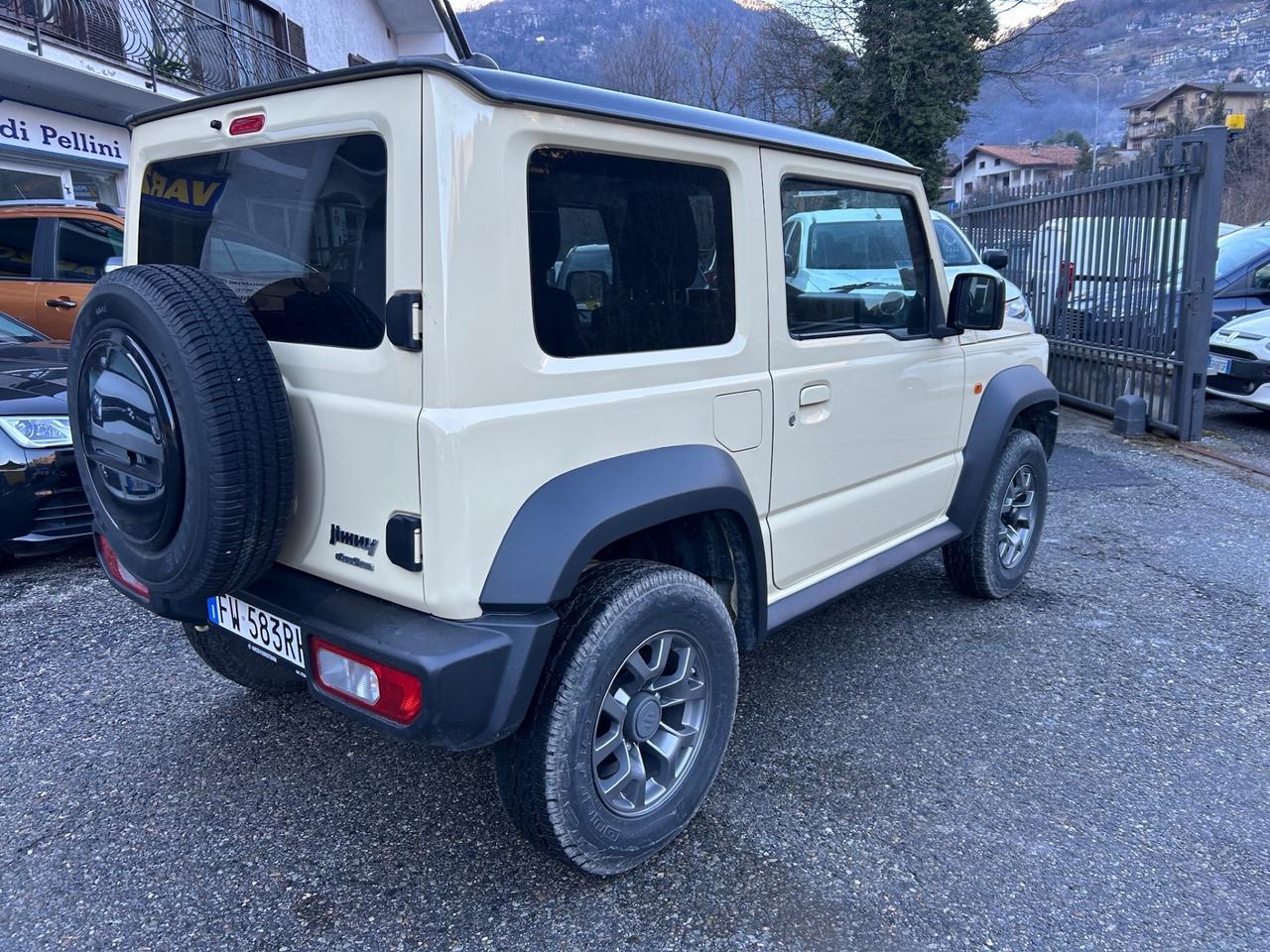 Suzuki Jimny 1.5 5MT Top