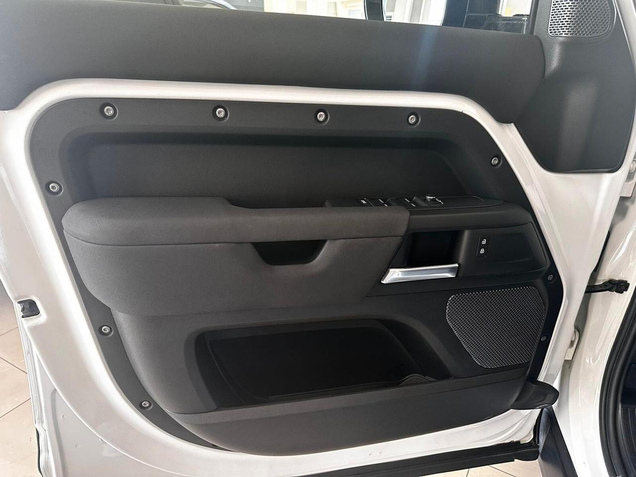 Land Rover Defender 110 3.0D I6 250 CV AWD Auto SE