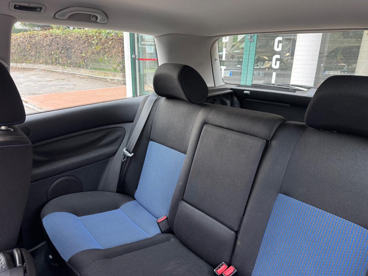 Volkswagen Golf 1.6 cat 3 porte