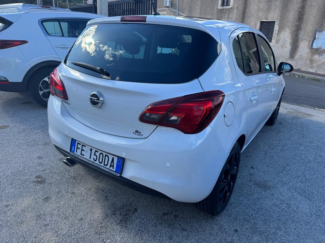 Opel Corsa 1.4 90CV GPL Tech 5 porte b-Color