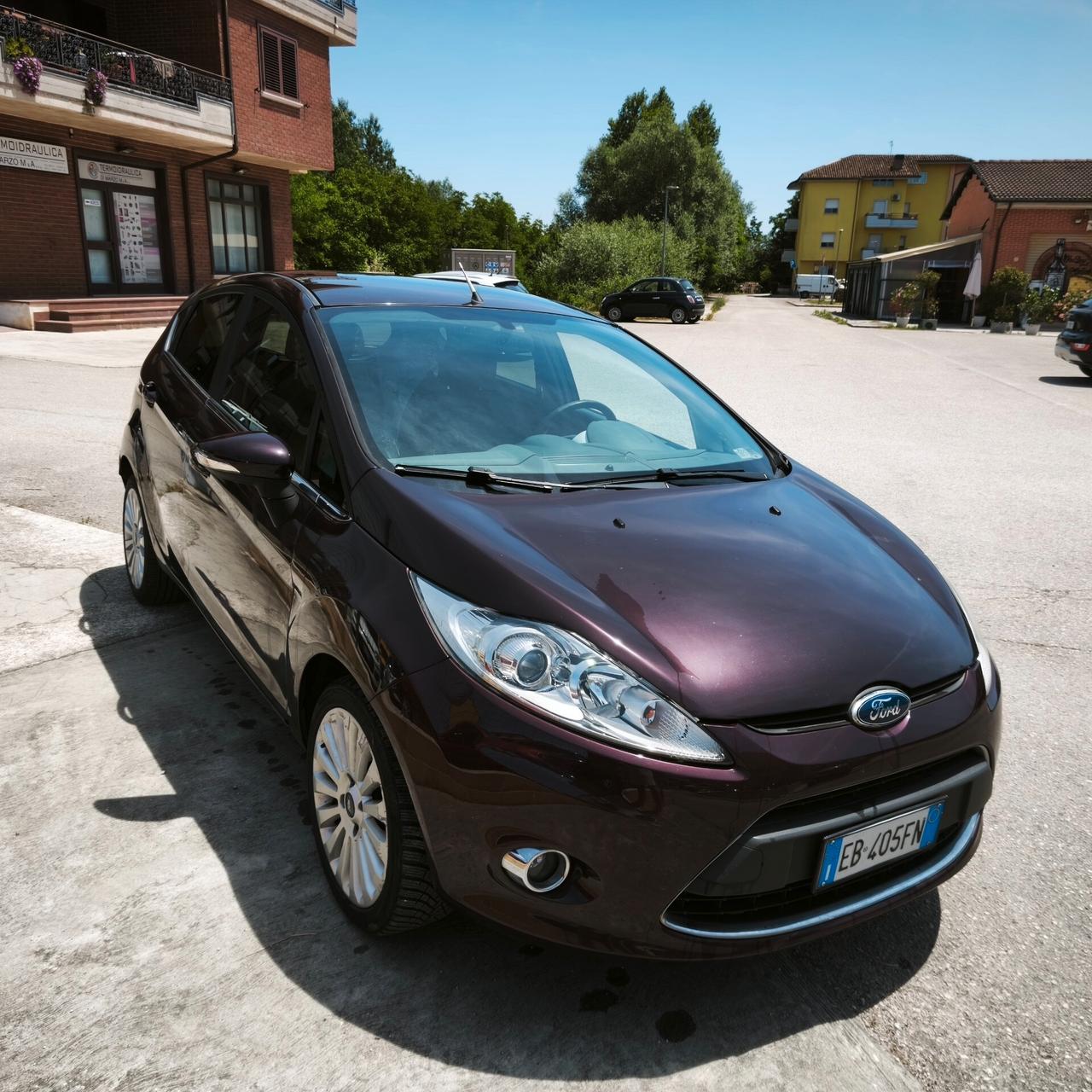 Ford Fiesta 1.4 TDCi 70CV 5 porte Titanium