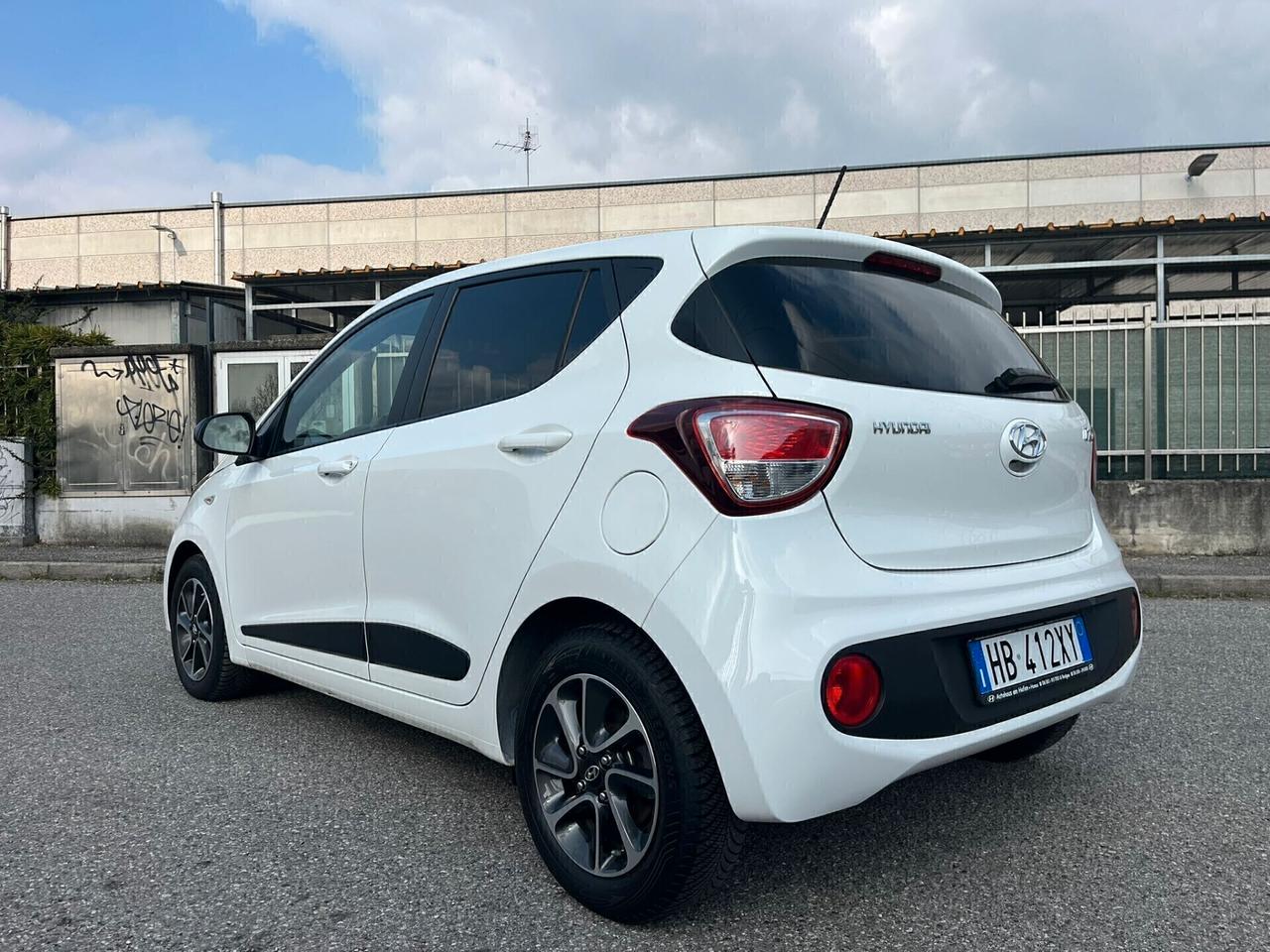 Hyundai i10 1.0 BENZ SOLO 20.000KM