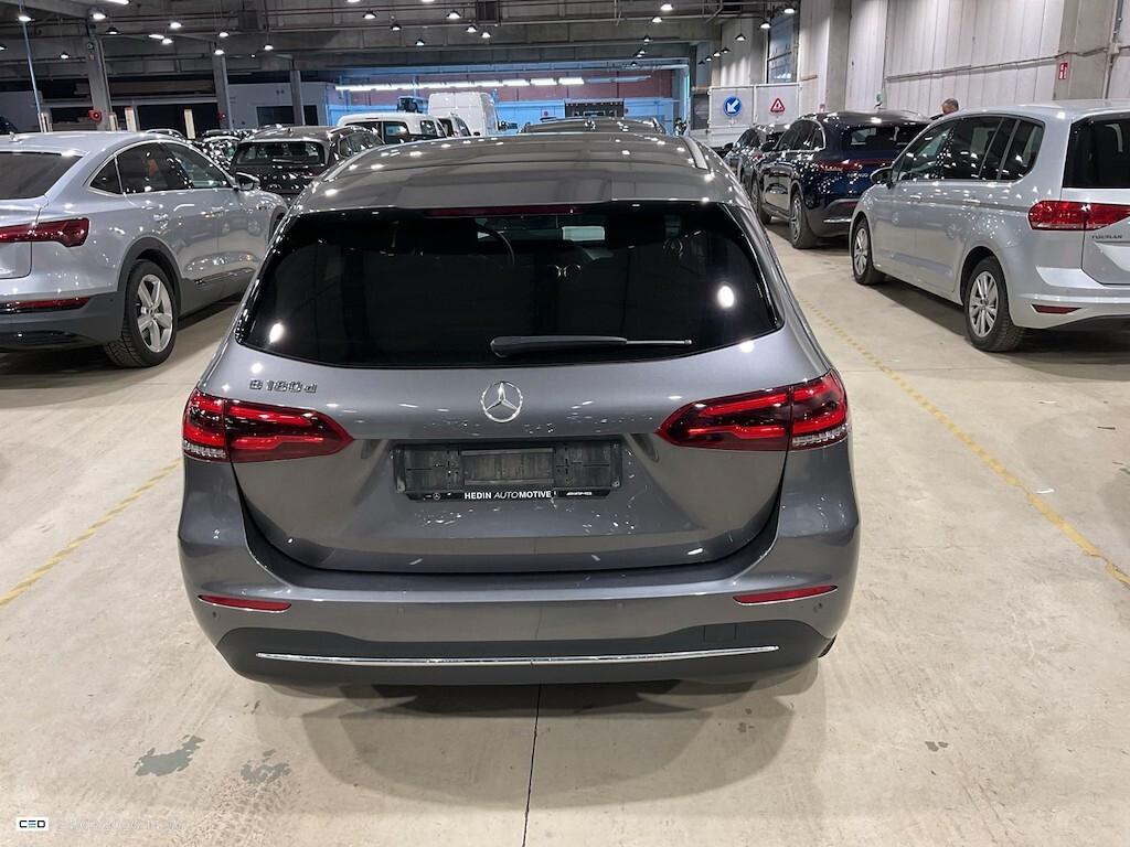 MERCEDES-BENZ B 180D 115CV 6M. BUSINESS SOLUTION ( FARI LED - PELLE - NAVI PREMIUM - PARK ASSIST )