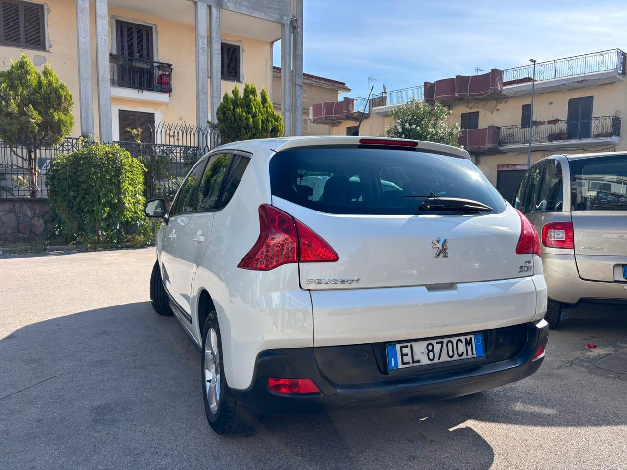 Peugeot 3008 1.6 e-HDi 112CV cambio robotizzato Stop&Start Active